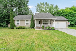 4 Mockingbird Ln, Queensbury, NY 12804