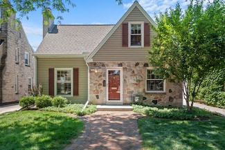 5243 N Kent Ave, Milwaukee, WI 53217