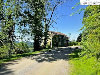 1395 Tom's Knob, Sparta, NC 28675