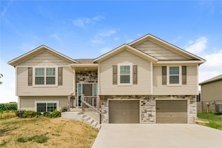 1400 N 9th St E, Louisburg, KS 66053