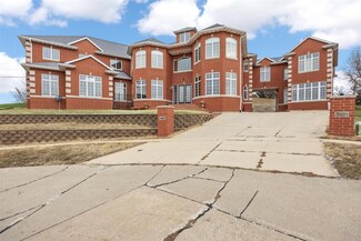 4012 Paradise Ct NW, Cedar Rapids, IA 52405