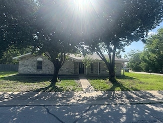 1004 N 4th St, Princeton, TX 75407
