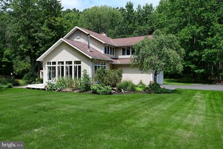 328 Rocktown Lambertville Rd, Lambertville, NJ 08530