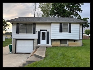 1201 Maffry Ave, Macon, MO 63552