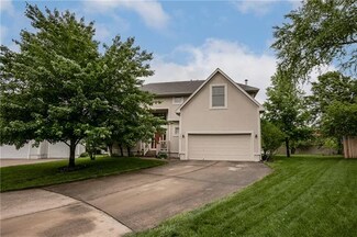10805 Beverly St, Leawood, KS 66211
