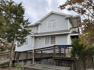 340 Surf Rd, Ocean Beach, NY 11770