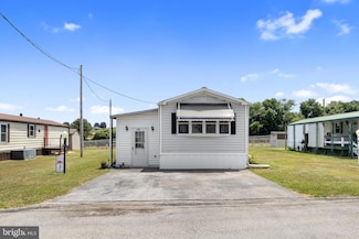 225 Country Ridge Dr, York, PA 17408