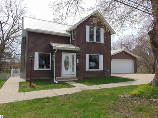 321 W Center St, Ithaca, MI 48847