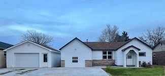 505 S Denton St, Booker, TX 79005