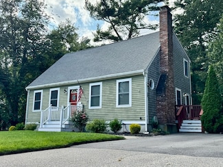 28 Nickerson St, Plymouth, MA 02360