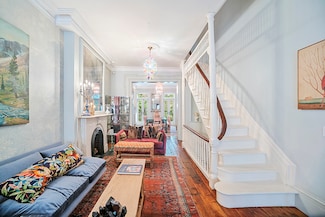 351 W 30th St, New York, NY 10001