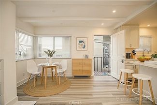 122 El Porto St, Manhattan Beach, CA 90266