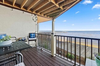 34 Baybridge Dr, Gulf Breeze, FL 32561