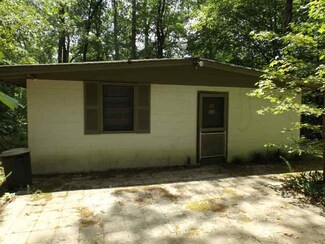 209 Sherwood Rd, Marietta, SC 29661