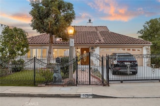 3916 Carnavon Way, Los Angeles, CA 90027