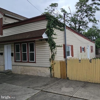 109-11 N Burlington St, Gloucester City, NJ 08030
