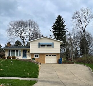 653 Hawthorne Dr, Norton, OH 44203