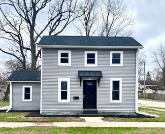36 W South St, Hartford, MI 49057