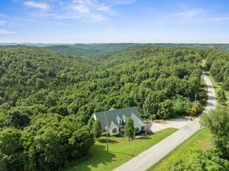 1414 Day Rd, Walnut Shade, MO 65771