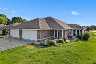 1556 Meadowhill Dr, Mountain Home, AR 72653