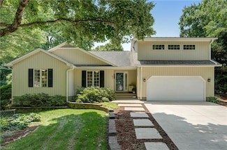 7 Pineburr Ct, Greensboro, NC 27455