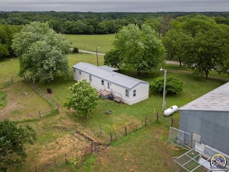 24033 S Valencia Rd, Osage City, KS 66523