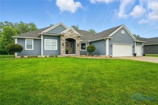 1216 Apache Dr, Wauseon, OH 43567
