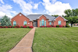 3502 Northlake Ln, Enid, OK 73703