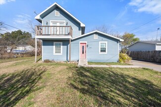 207 W 10th St, Ferris, TX 75125
