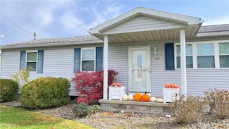 449 Dickens Dr, Mineral Wells, WV 26150