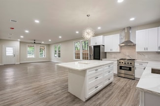 518 S Cockrell Hill Rd, Dallas, TX 75211