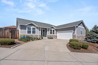 467 N Deanjou Ave, Eagle Point, OR 97524