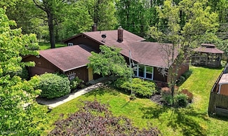 27977 Angela Dr, North Olmsted, OH 44070