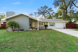2666 Spring Ct, Deland, FL 32720