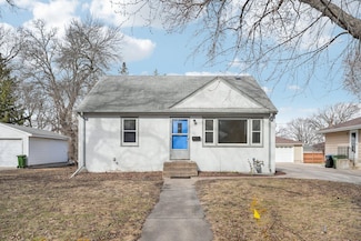 1831 Malvern St, Saint Paul, MN 55113