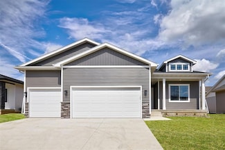 9459 Modena Ln, West Des Moines, IA 50266