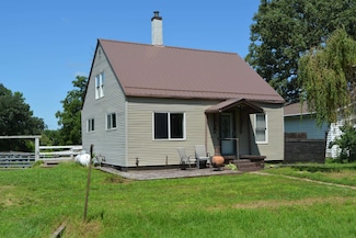 20144 22nd St, Maquoketa, IA 52060