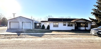 221 E 3rd St, Mountain View, MO 65548