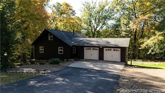 55 E Patricia Dr, Transfer, PA 16154