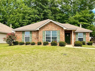 168 King Cotton Ln, Wetumpka, AL 36092