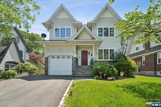 19 Grandview Ave, Glen Rock, NJ 07452