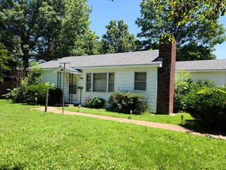 1710 S Malcolm Ave, Chanute, KS 66720