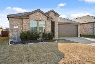 912 Euston St, Denton, TX 76209