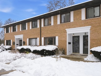 300 Duane St Unit 3, Glen Ellyn, IL 60137