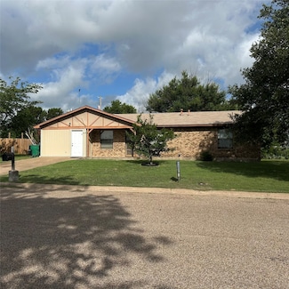 508 S Williams St, Hamilton, TX 76531