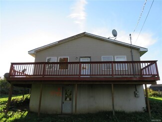 4782 Green Bay Rd, Warsaw, NY 14569
