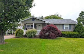 208 Sycamore St, Loogootee, IN 47553