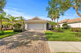2298 Heydon Cir W, Naples, FL 34120