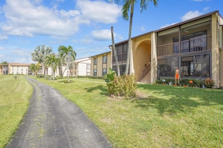 826 Sky Pine Way Unit 72, Greenacres, FL 33415