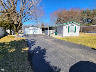 289 Bubble Loo Rd, Cloverdale, IN 46120